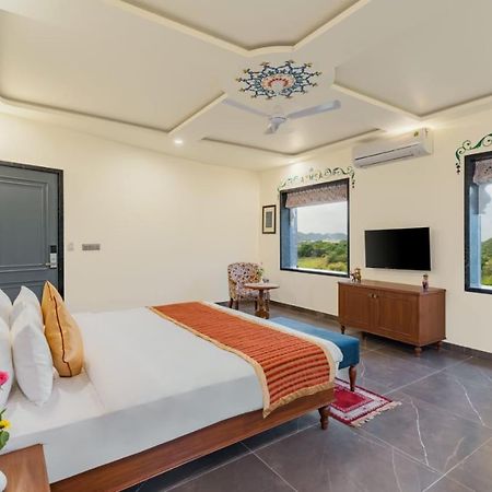 מלון אודייפור Traavista Aravali Mahal מראה חיצוני תמונה