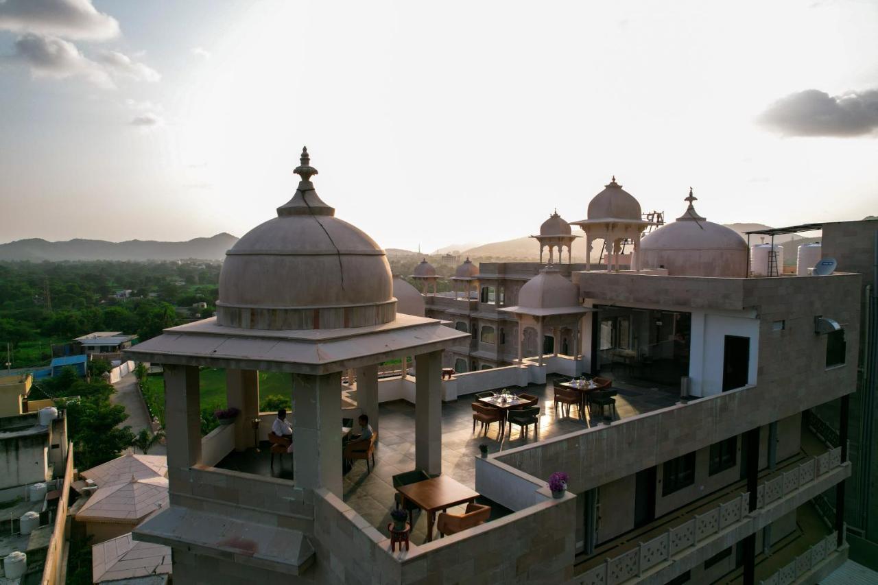 מלון אודייפור Traavista Aravali Mahal מראה חיצוני תמונה