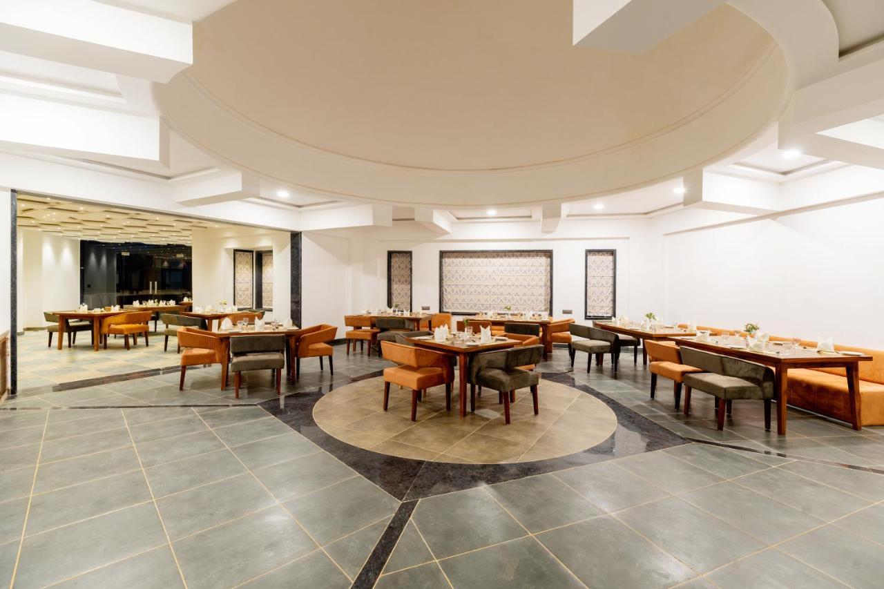 מלון אודייפור Traavista Aravali Mahal מראה חיצוני תמונה