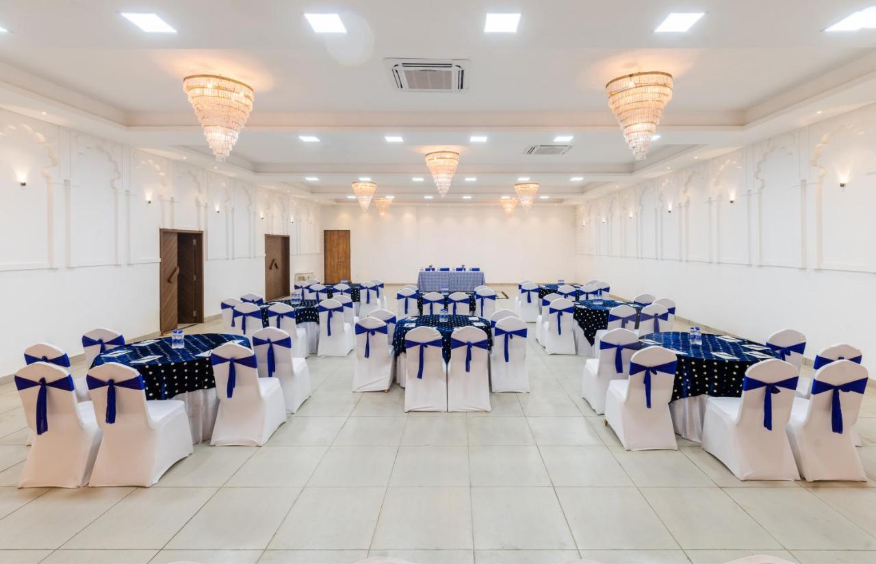 מלון אודייפור Traavista Aravali Mahal מראה חיצוני תמונה