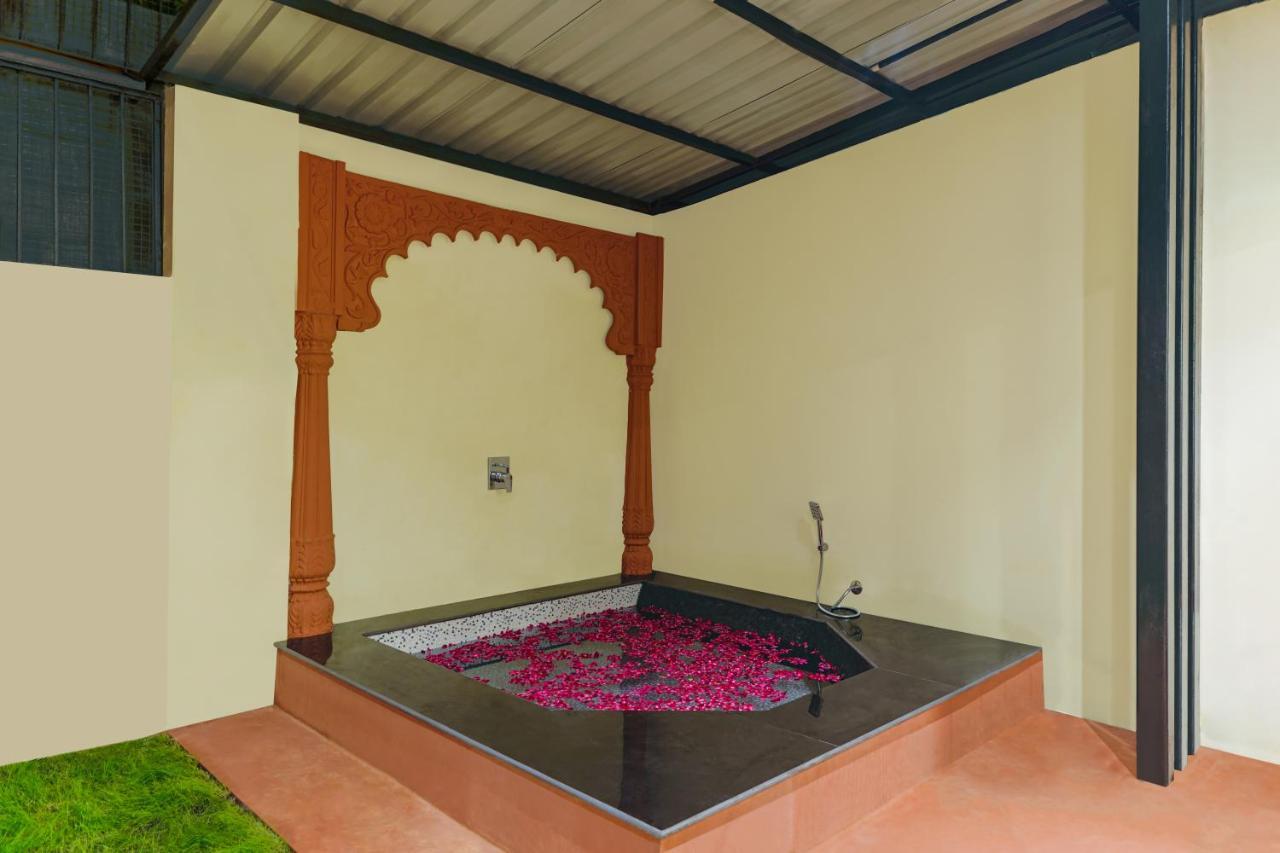 מלון אודייפור Traavista Aravali Mahal מראה חיצוני תמונה